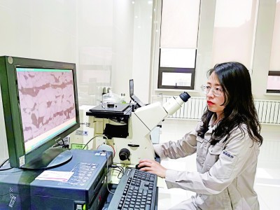 乐红网  青春与大国重器牢牢“焊”在一起讲述人：鞍钢集团钢铁研究院焊接与腐蚀研究所副所长、研究员 胡奉雅