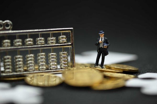 九连阳 现货黄金突破3350美元/盎司